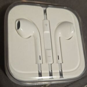 Apple Brand New 3.5mm Headphone Plug EarPods Wired Earbuds White With Case
